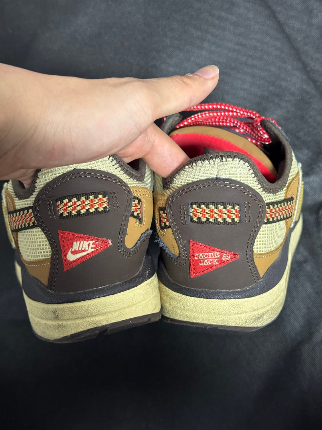 나이키 에어맥스 x 트래비스스캇 상품이미지4