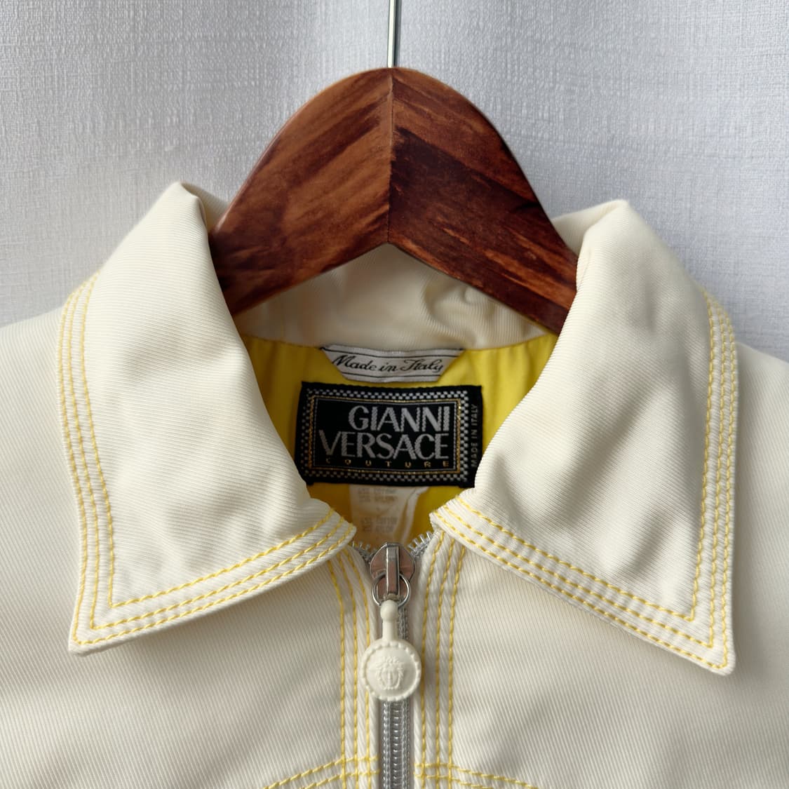 90s 지아니 베르사체 꾸뛰르 아카이브 옐로우 스티치 롱 자켓 40 상품이미지3