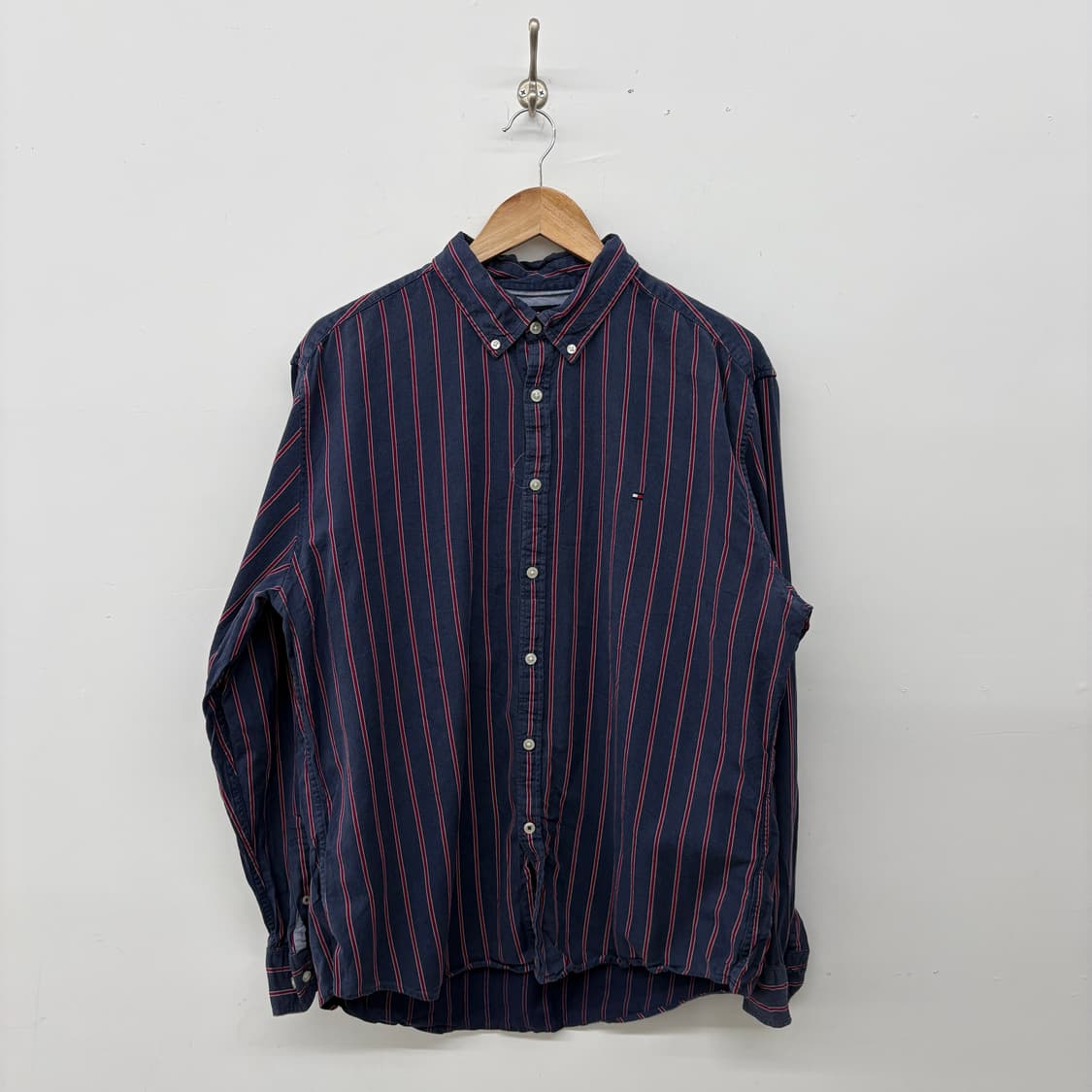 타미힐피거 네이비 레드 스트라이프 셔츠 남성 XL 상품이미지1