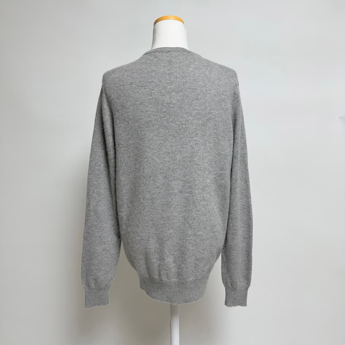 [캐시미어 100%] 유니클로 그레이 브이넥 니트 L 상품이미지3