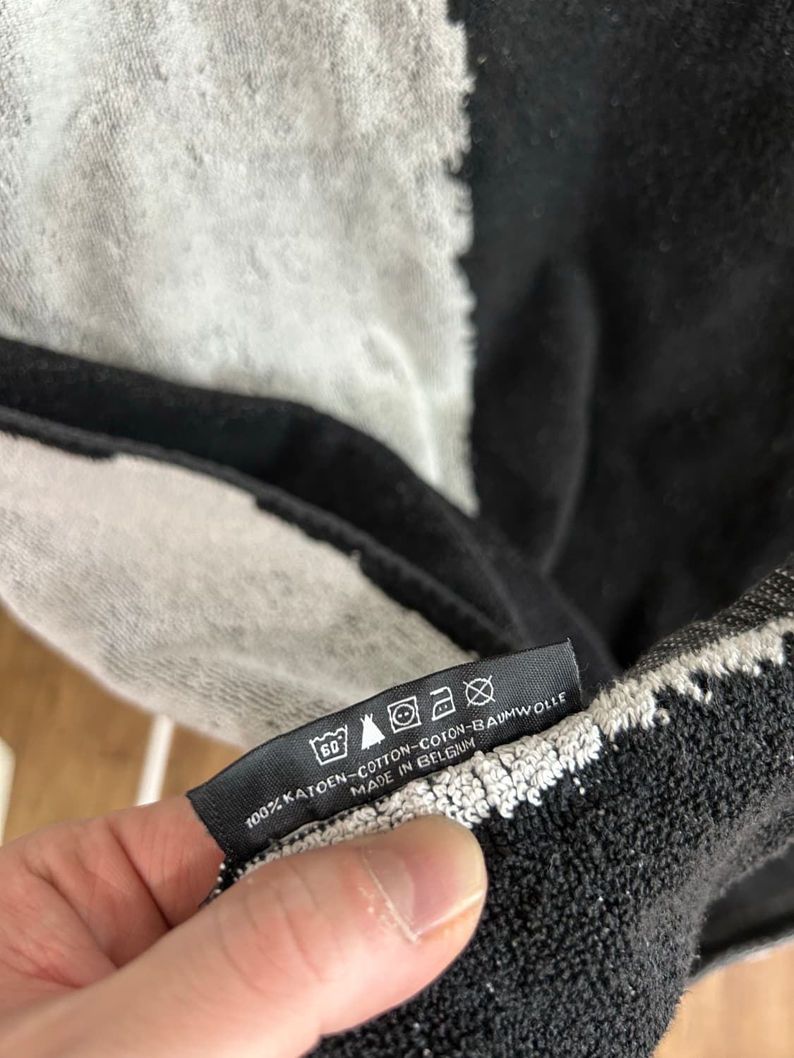 라프시몬스 Christopher Wool 타올 오브제 상품이미지4