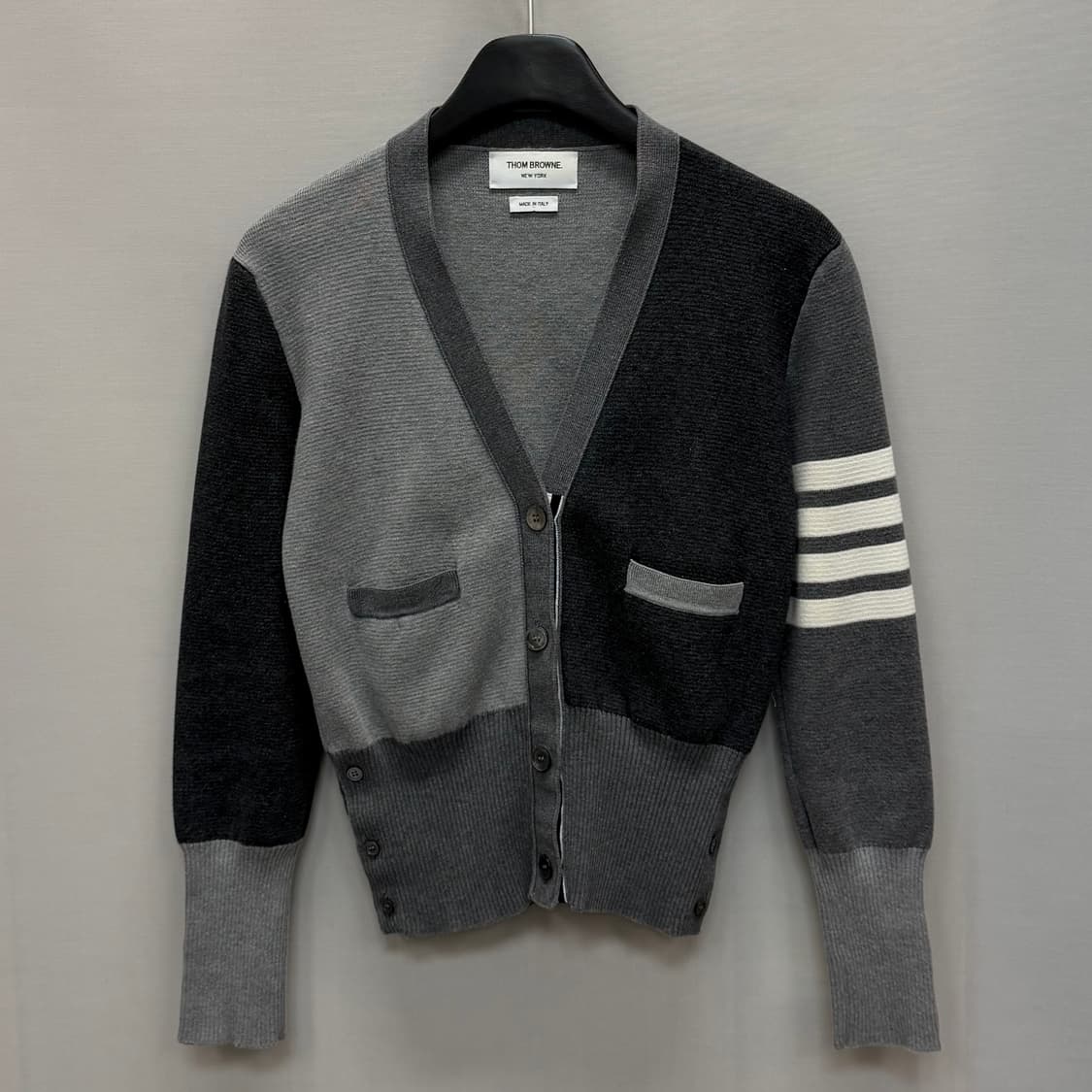 톰브라운 펀믹스 사선 가디건 (44)  상품이미지1