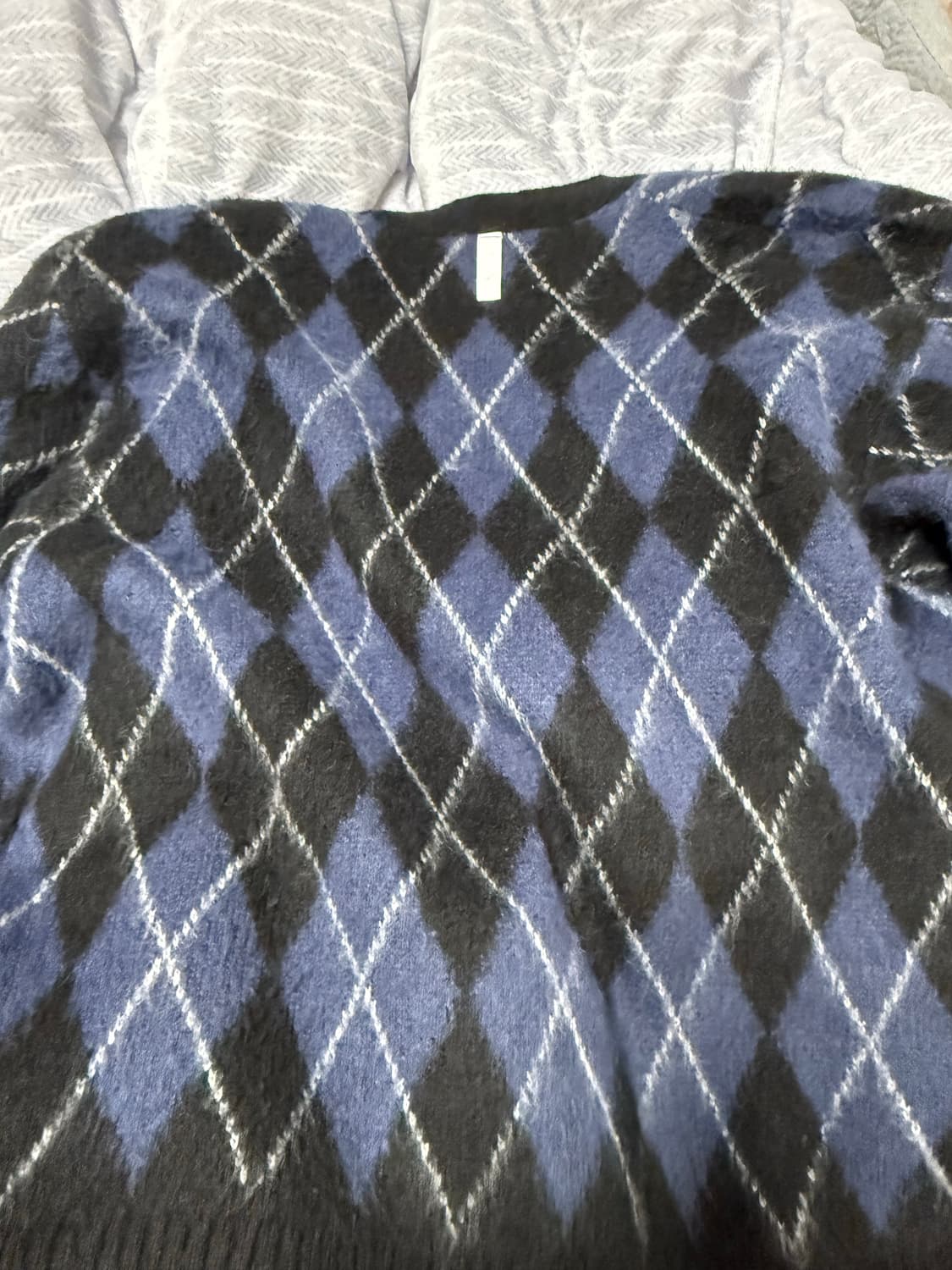 노매뉴얼 아가일 헤어리 가디건 다크 네이비 상품이미지3