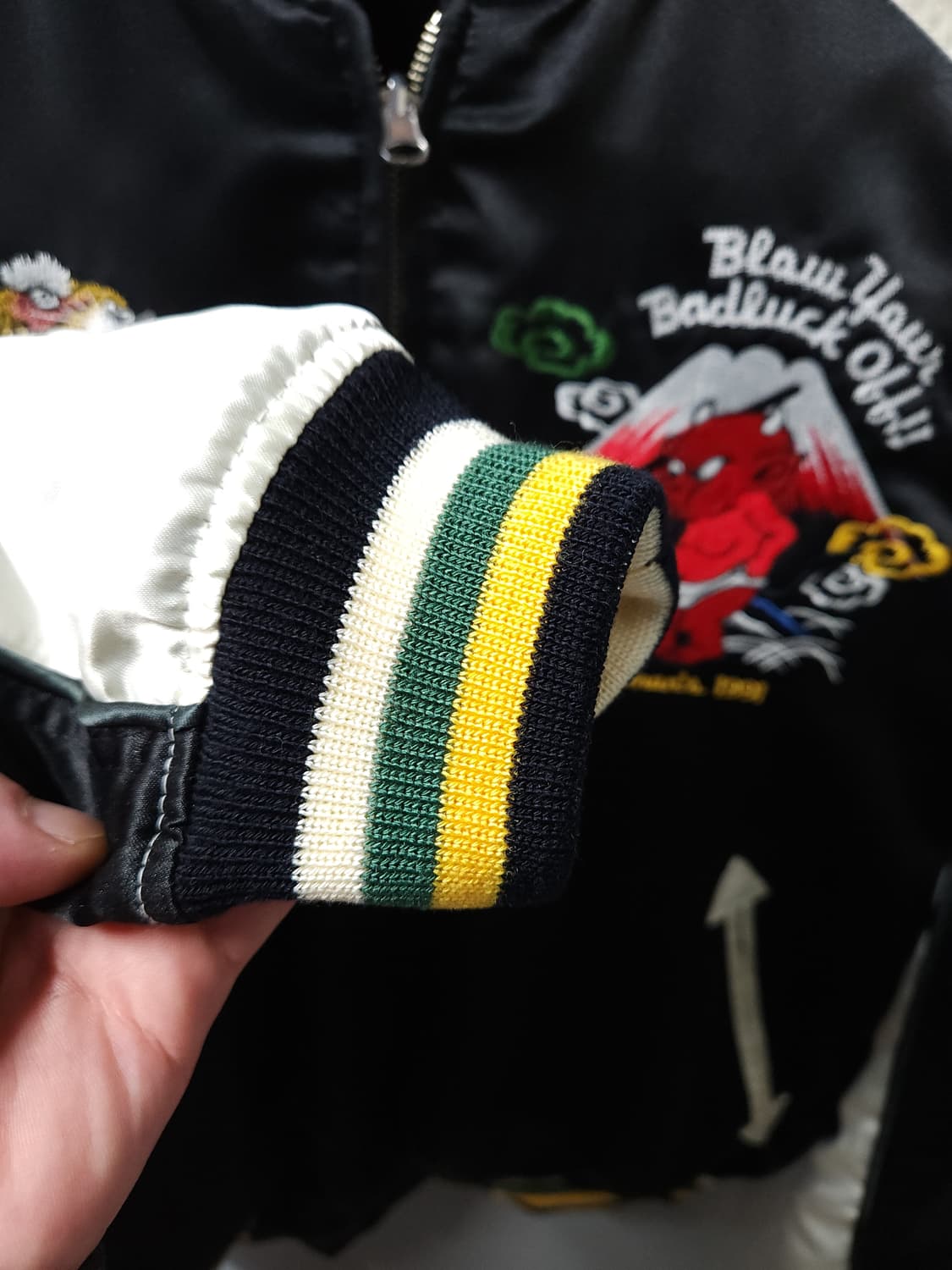 테드 컴퍼니 스웨이드 리버시블 자수 스카쟌 (남녀가능) 상품이미지4