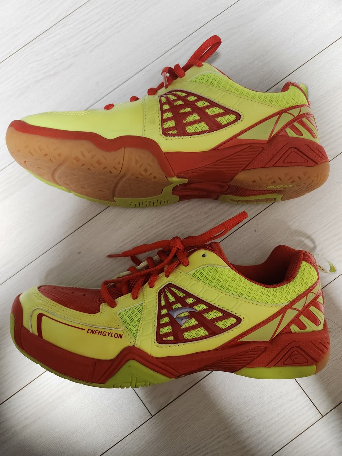 비트로  랠리  베드민턴화 사이즈245

미세 사용감(발등 접히는 부분  상품이미지5