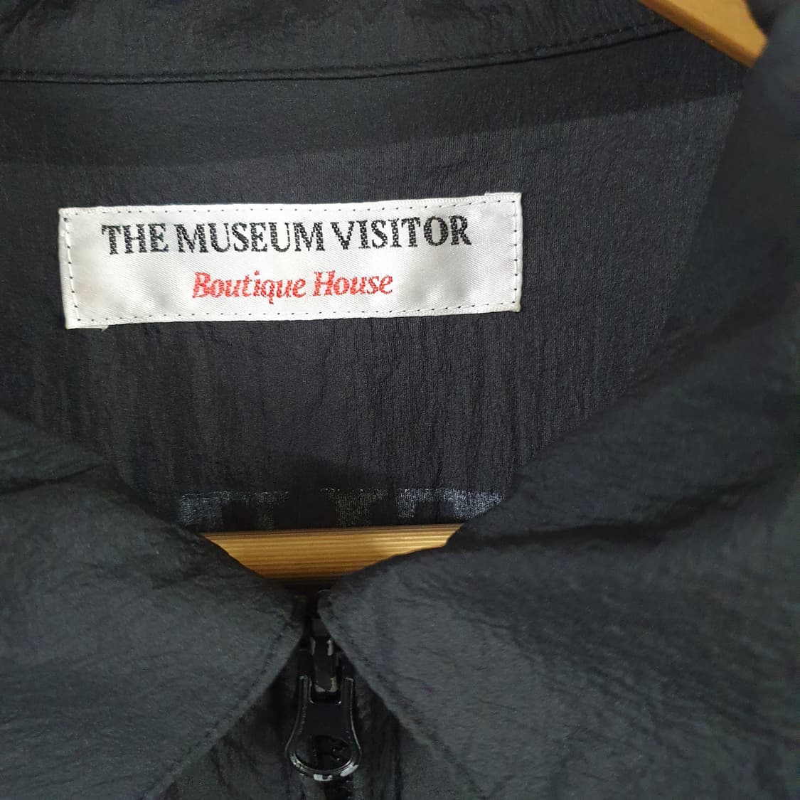 더뮤지엄비지터 LOVE 윈드 브레이커 상품이미지3