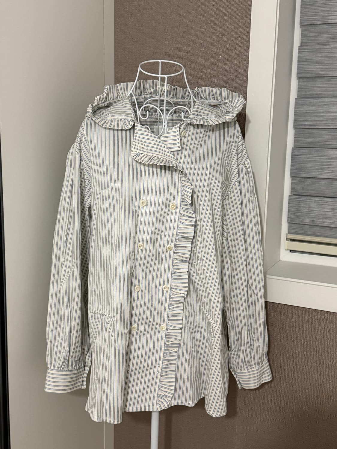 프릴후드 스트라이프 셔츠 상품이미지1