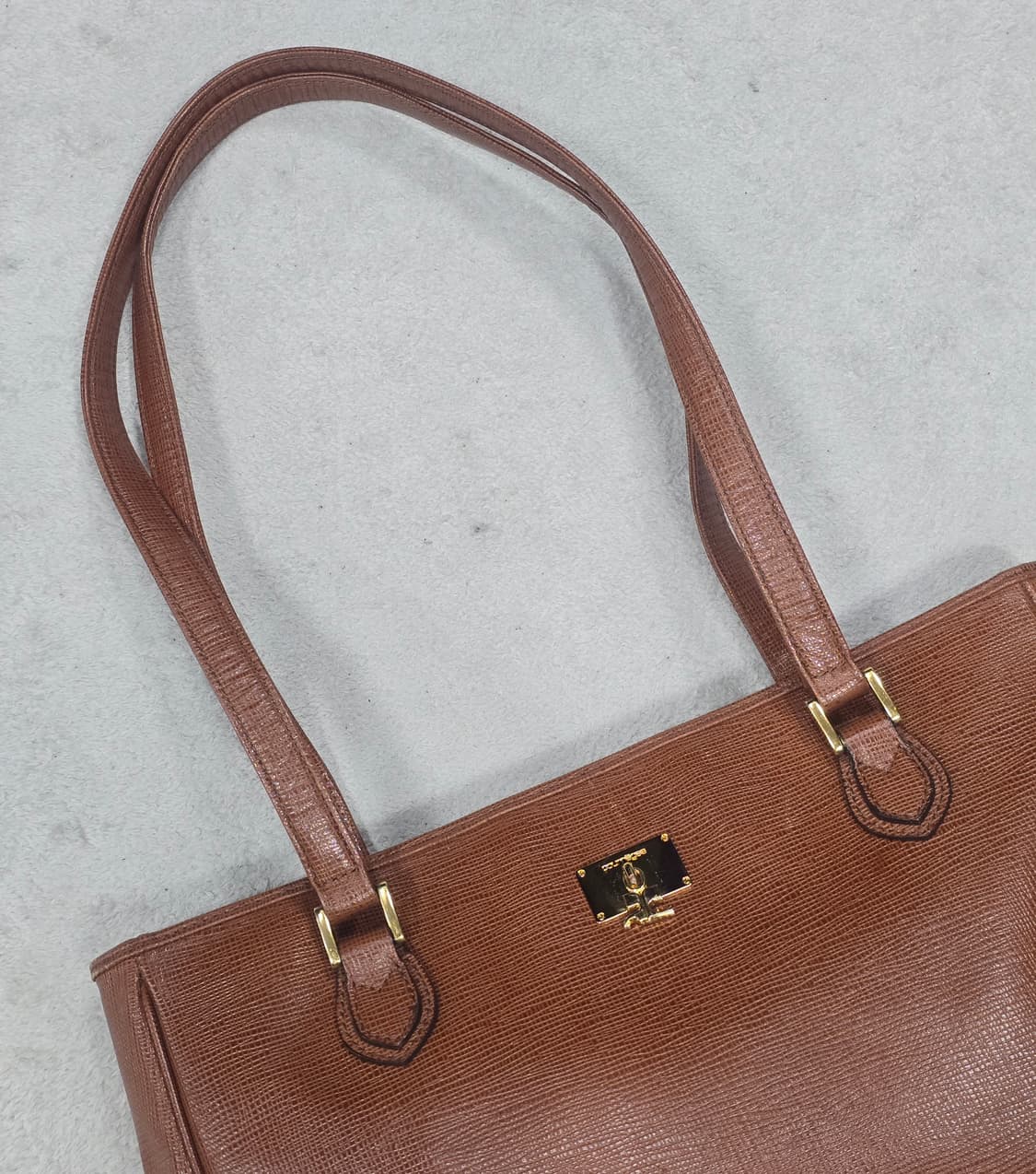 꾸레쥬 금속장식 브라운 레더 숄더백 상품이미지2