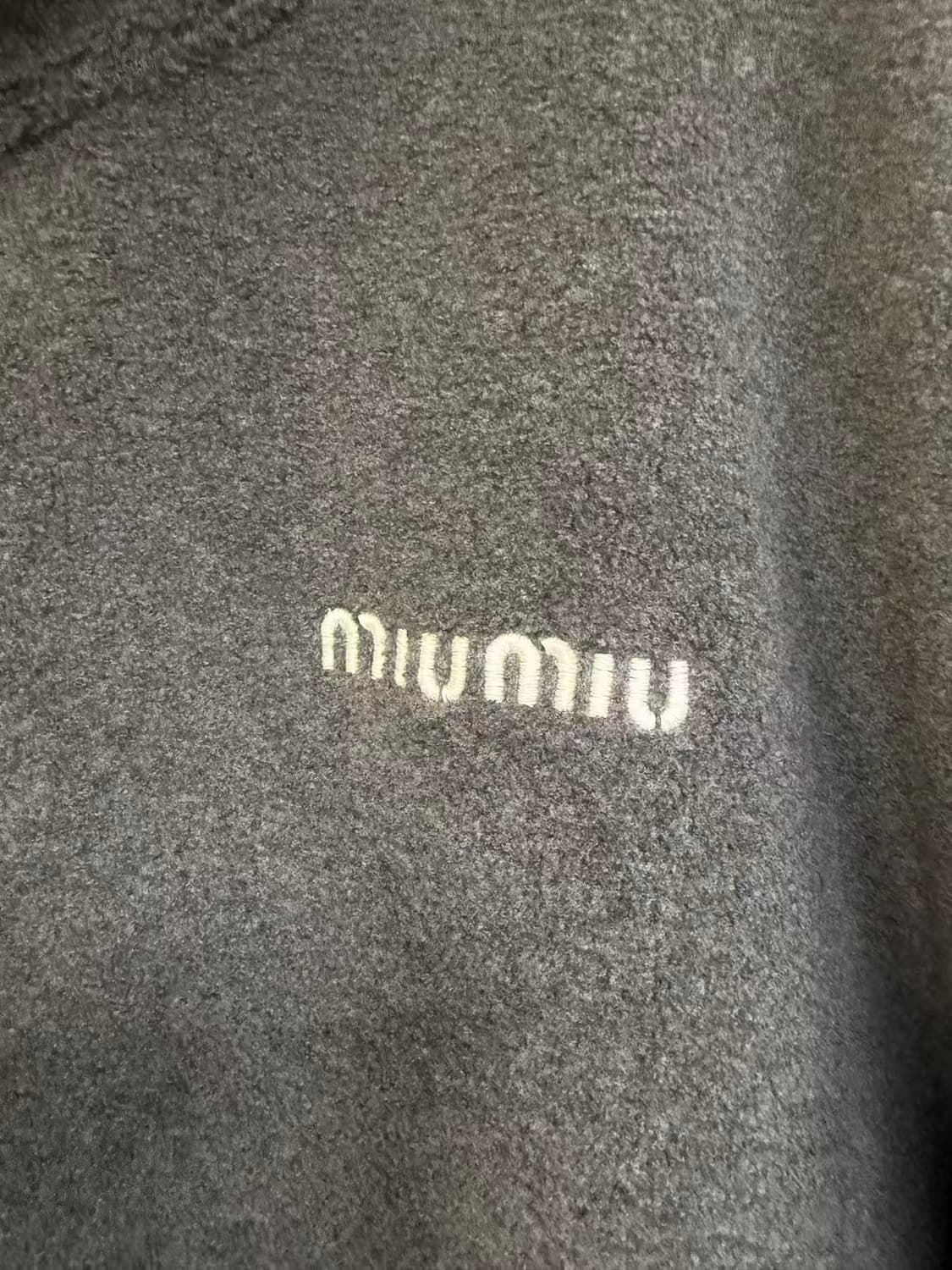 미우미우 후리스 집업 자켓 상품이미지2