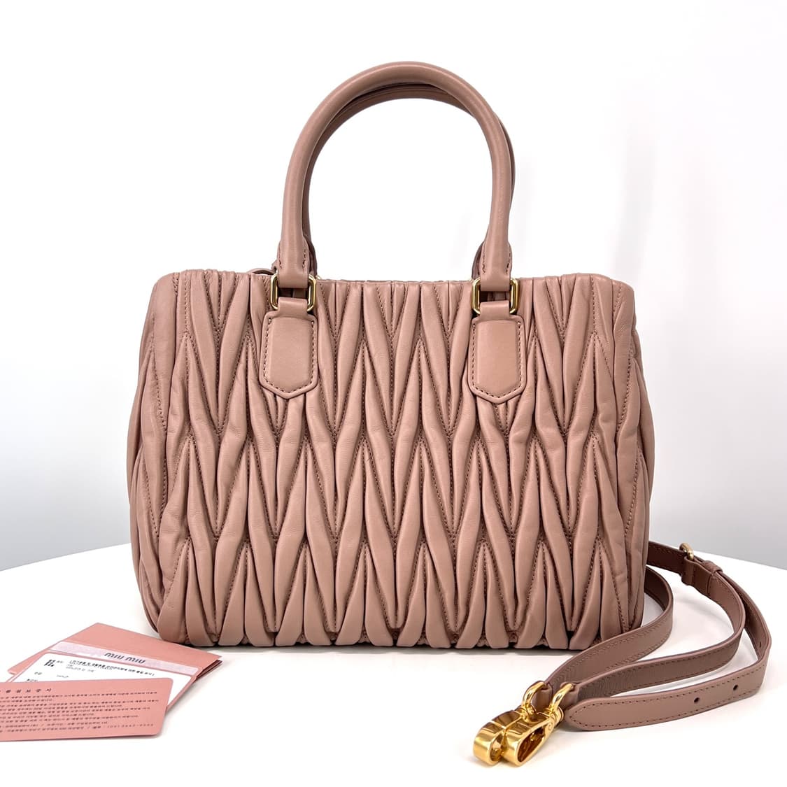 미우미우 마테라쎄 나파 레더 토트백 & 숄더백 (5BA258) 상품이미지3