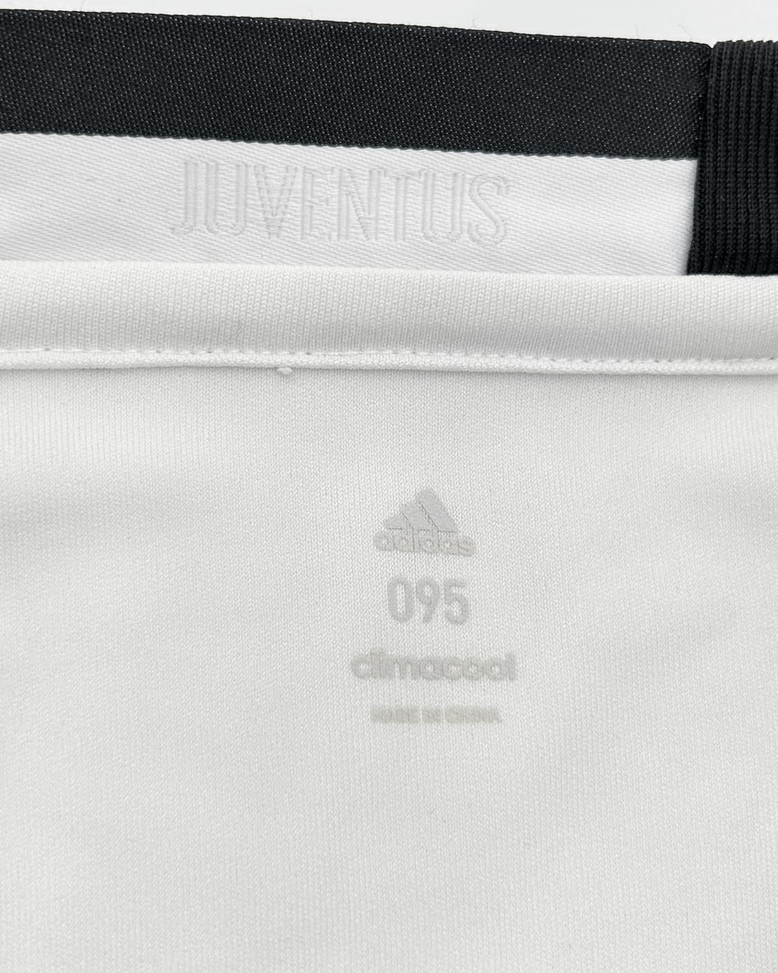 아디다스 16-17 유벤투스 홈 챔스킷 클라우디 마르키시오 상품이미지8
