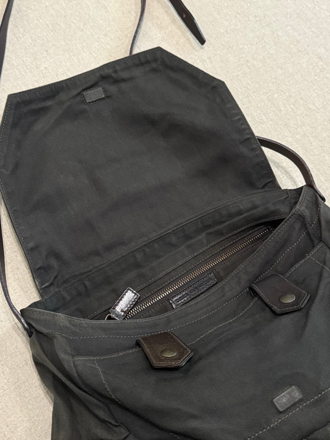 드리스반노튼 루나 폴드 숄더백 상품이미지6