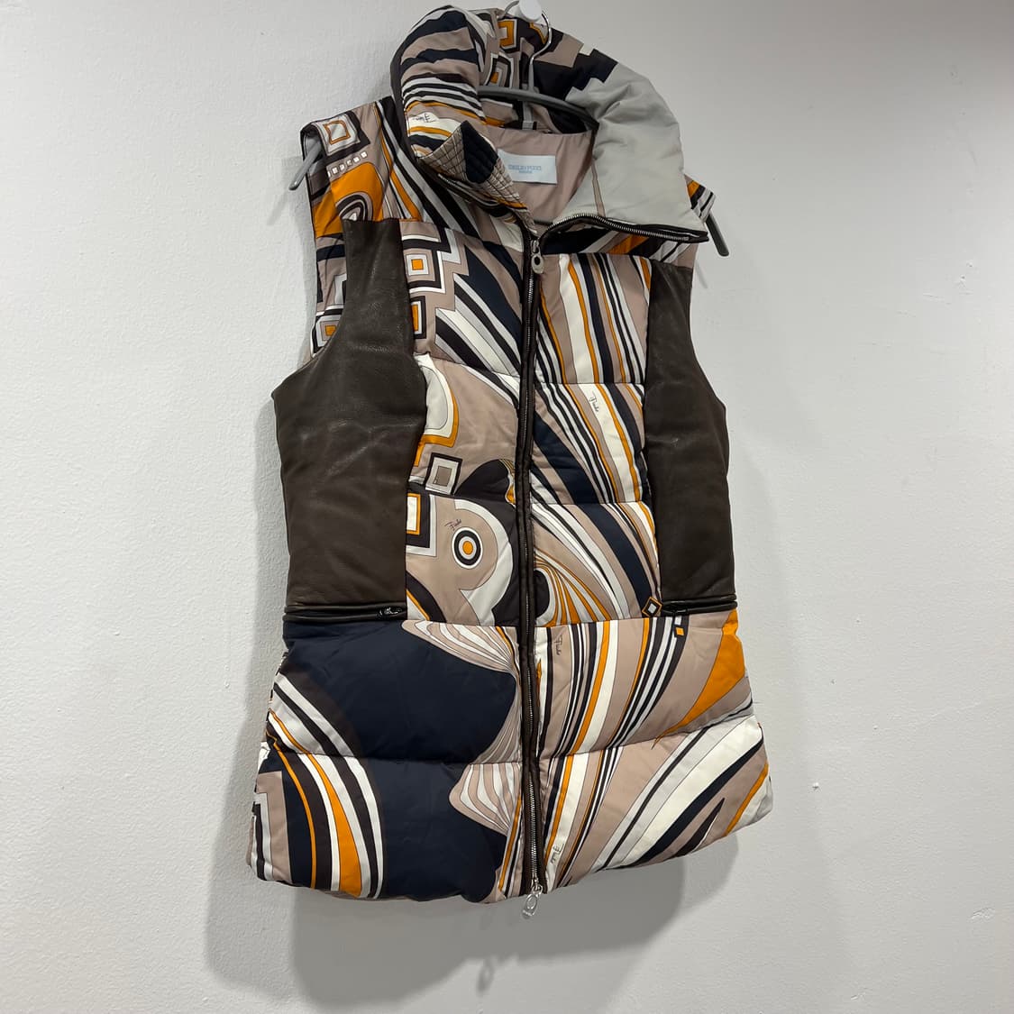 EMILIO PUCCI 에밀리오 푸치 패딩 베스트 상품이미지2
