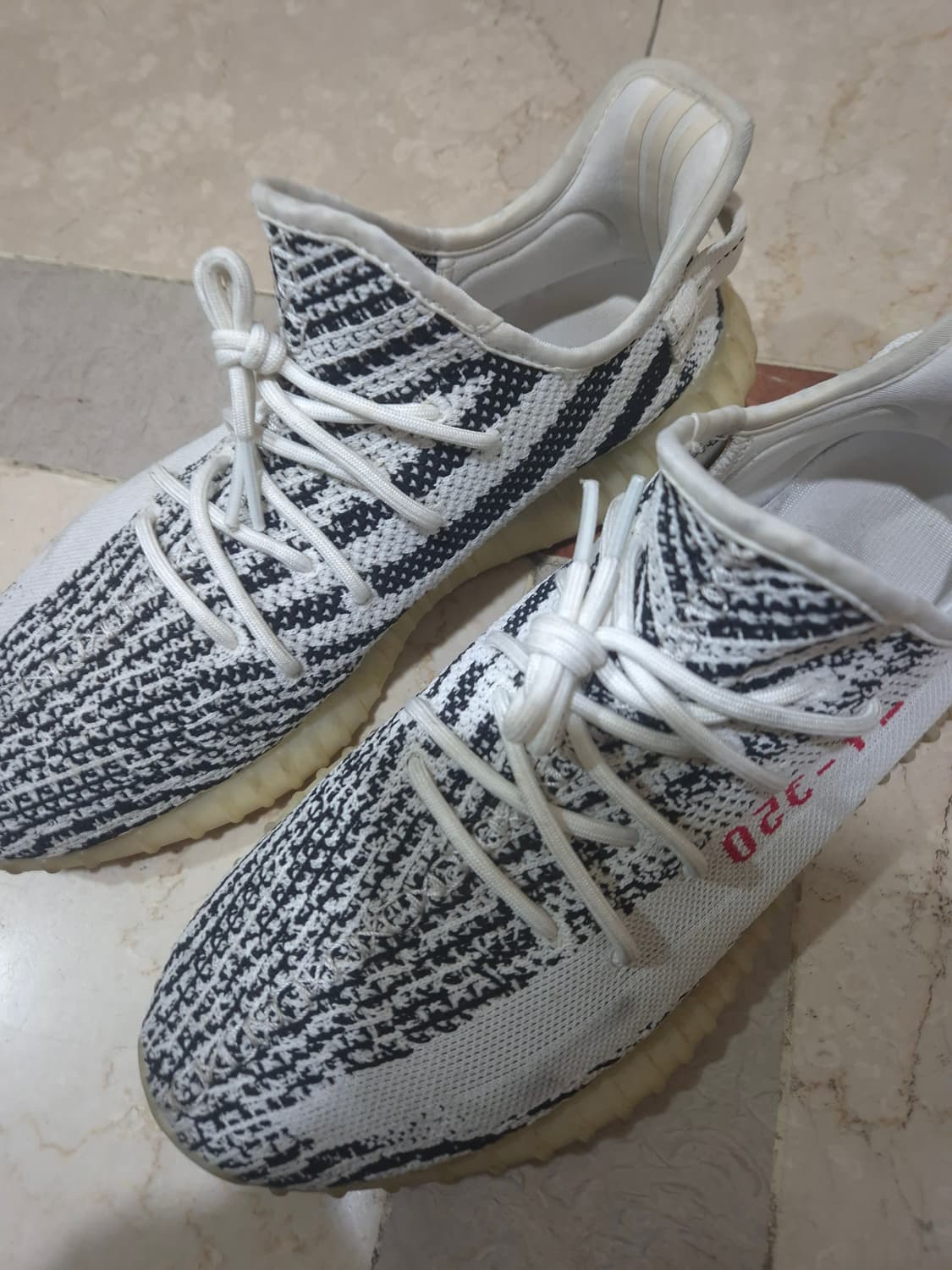 아디다스 이지부스트 350 V2 지브라 us12(300) 상품이미지1