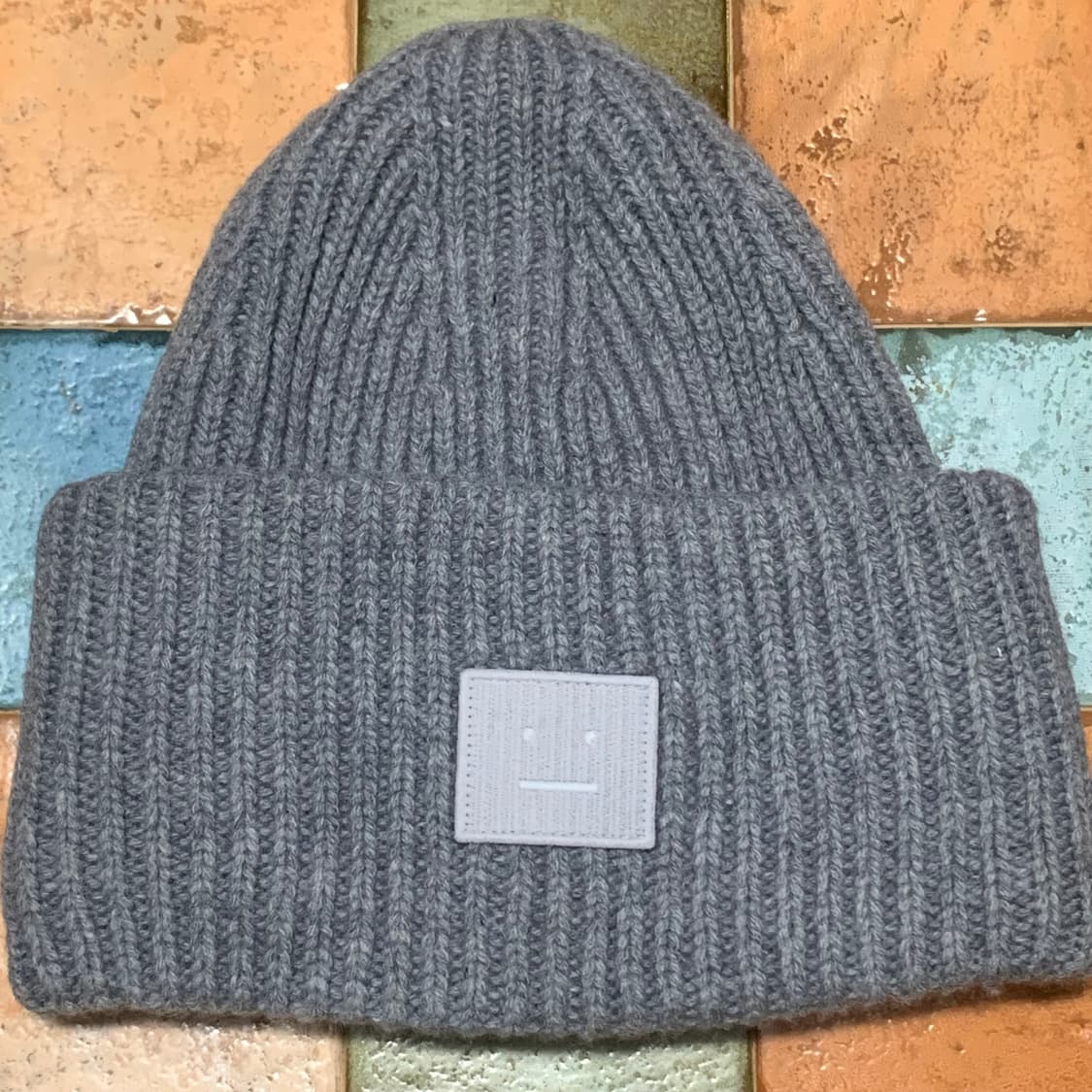 아크네스튜디오 페이스 로고 비니 그레이 상품이미지1