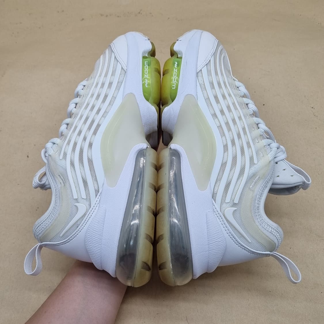 나이키 에어맥스 줌950 화이트 볼트 235 상품이미지5