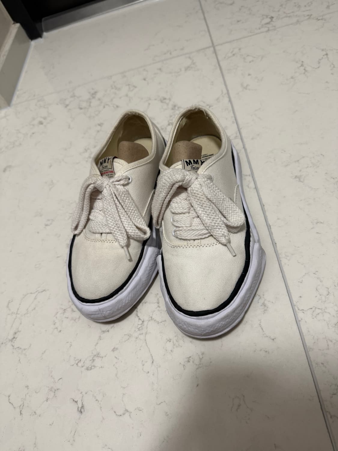 미하라야스히로 베이커 화이트 41사이즈 상품이미지1