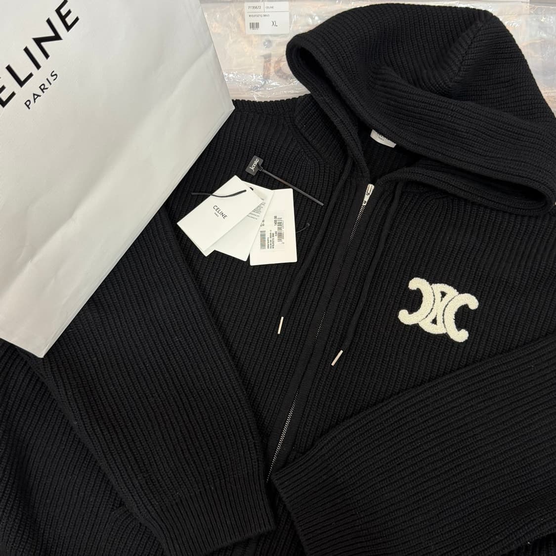 [리오브] 셀린느 트리오페 리브드 울 빅 로고 니트 후드집업 상품이미지3