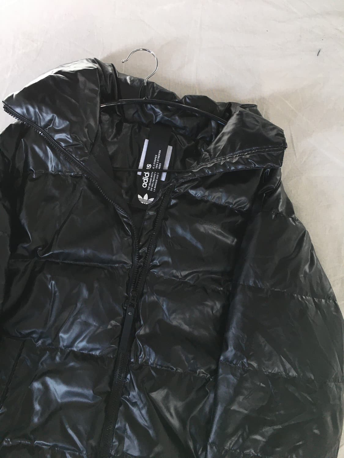 아디다스 글로시 백로고 패딩자켓 상품이미지4