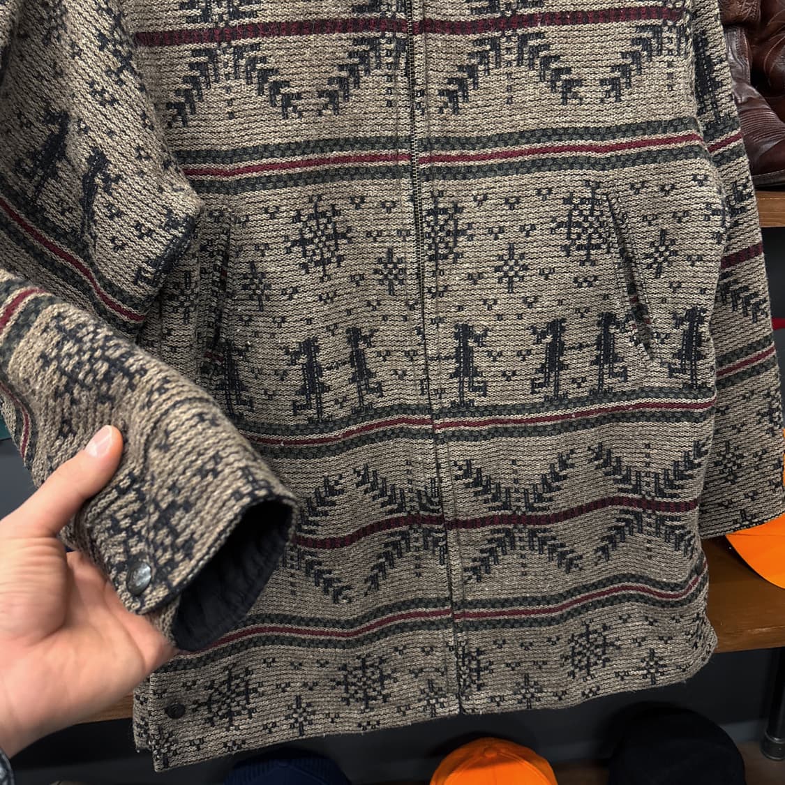 울리치 브랜치 휴먼 패턴 울 블랭킷 후드 니트집업 N365 상품이미지4