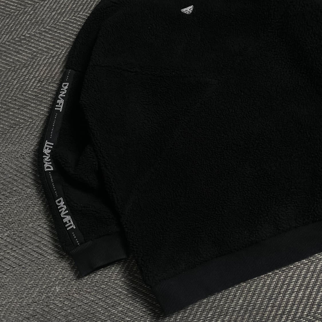 다이나핏 센터로고 블랙 플리스 맨투맨y 4823 상품이미지4