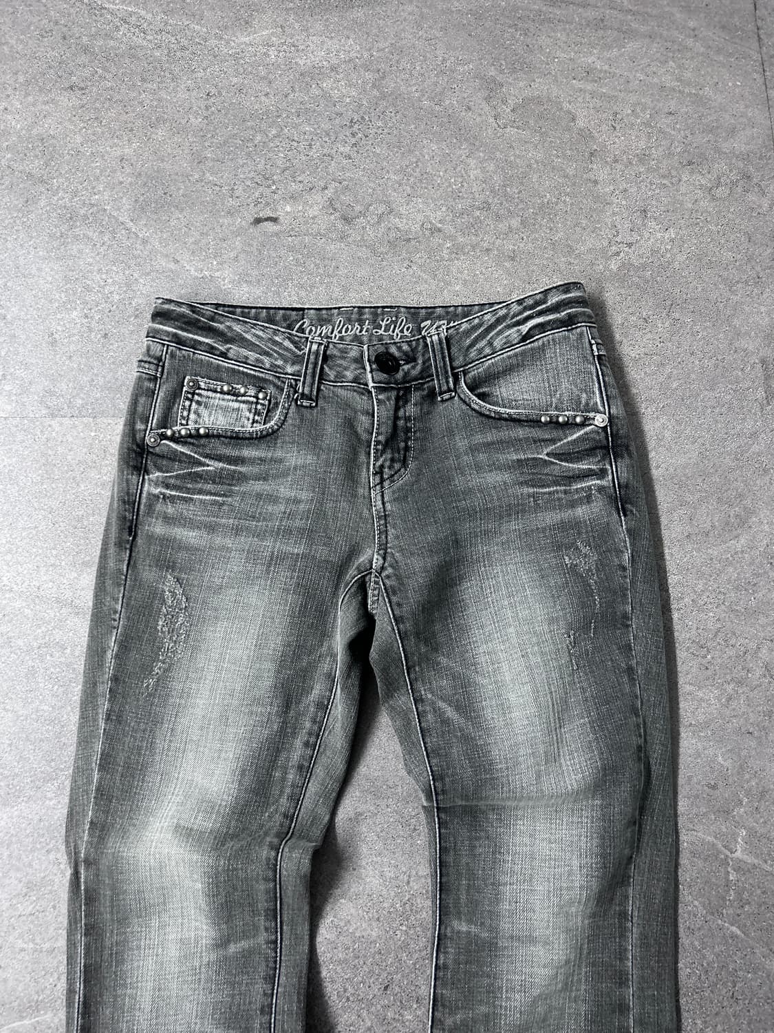 Light Grey Studded Flare Low-rise Jeans 상품이미지6