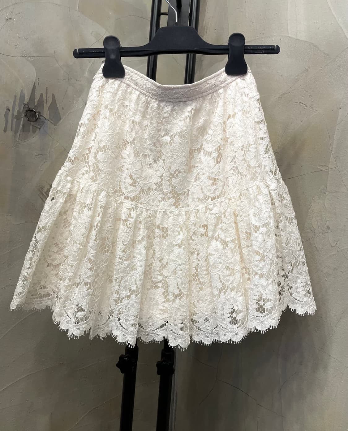 생로랑 레이스 플리츠 미디 스커트 상품이미지5