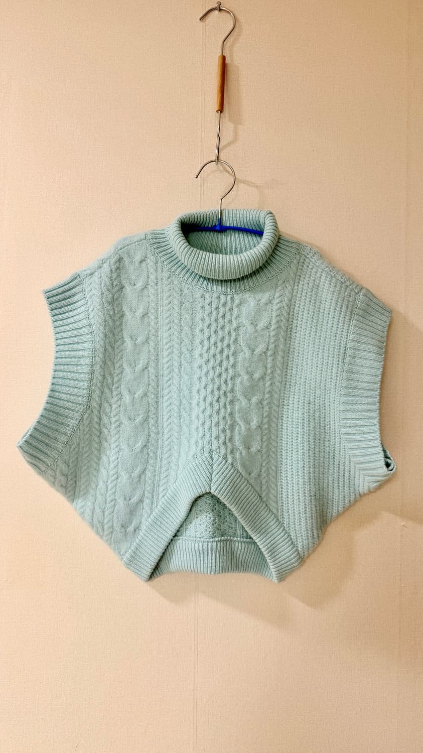 앤더슨벨 카일라 업사이드 다운 울 니트 베스트 조끼 정가 148,000원 상품이미지4