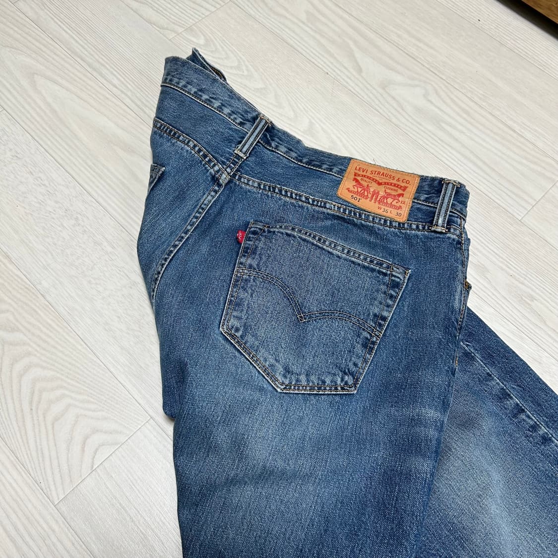 [W36 L30] 리바이스501 스트레이트핏 데님팬츠 상품이미지4