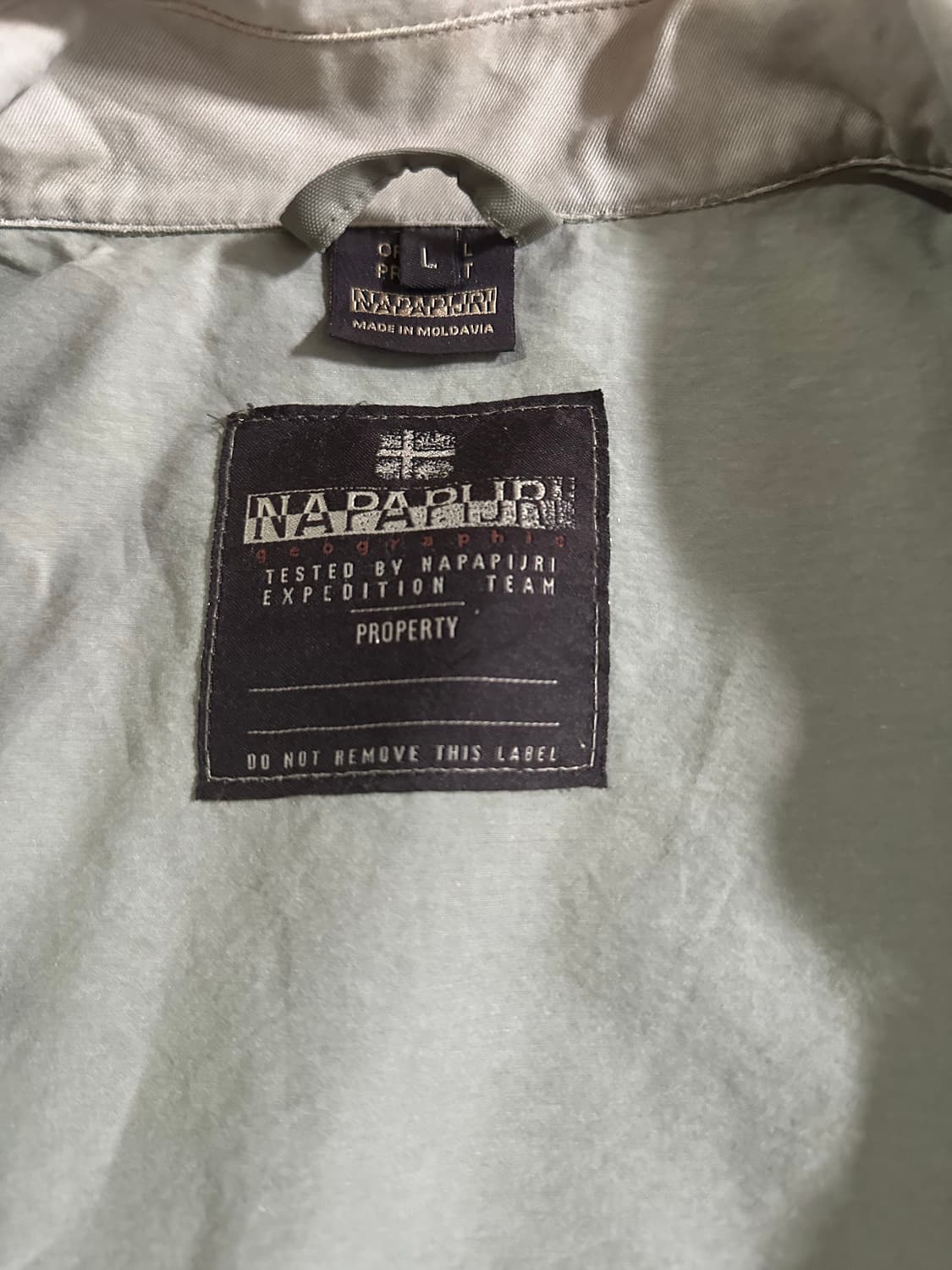 NAPAPIJRI 스톤 워시드 바람막이 자켓 상품이미지5