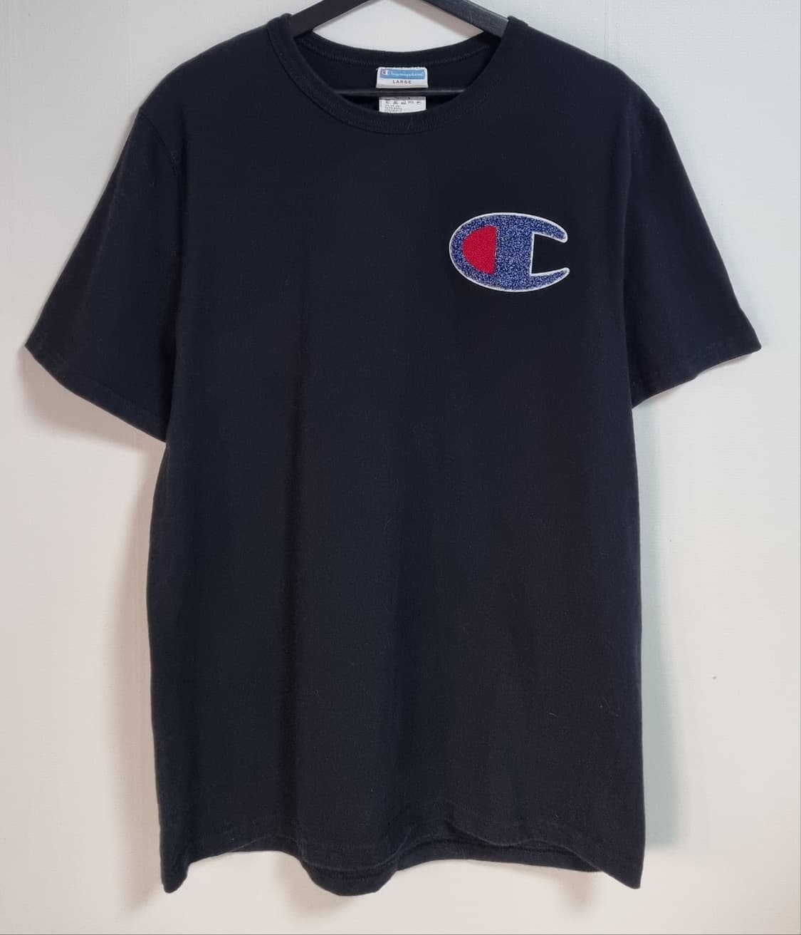 L (100) 챔피온 블랙 자수패치 빅로고 반팔티 상품이미지1
