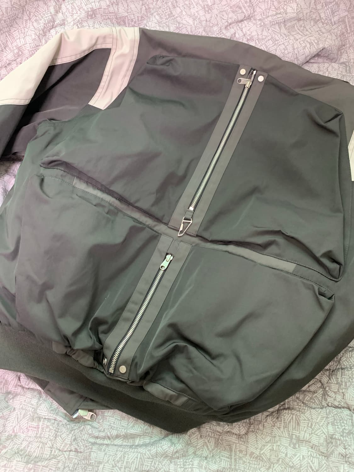 언더마이카 와니 카메 멀티 블록 포켓 터틀 봄버 드리프트우드 - 22FW 상품이미지6