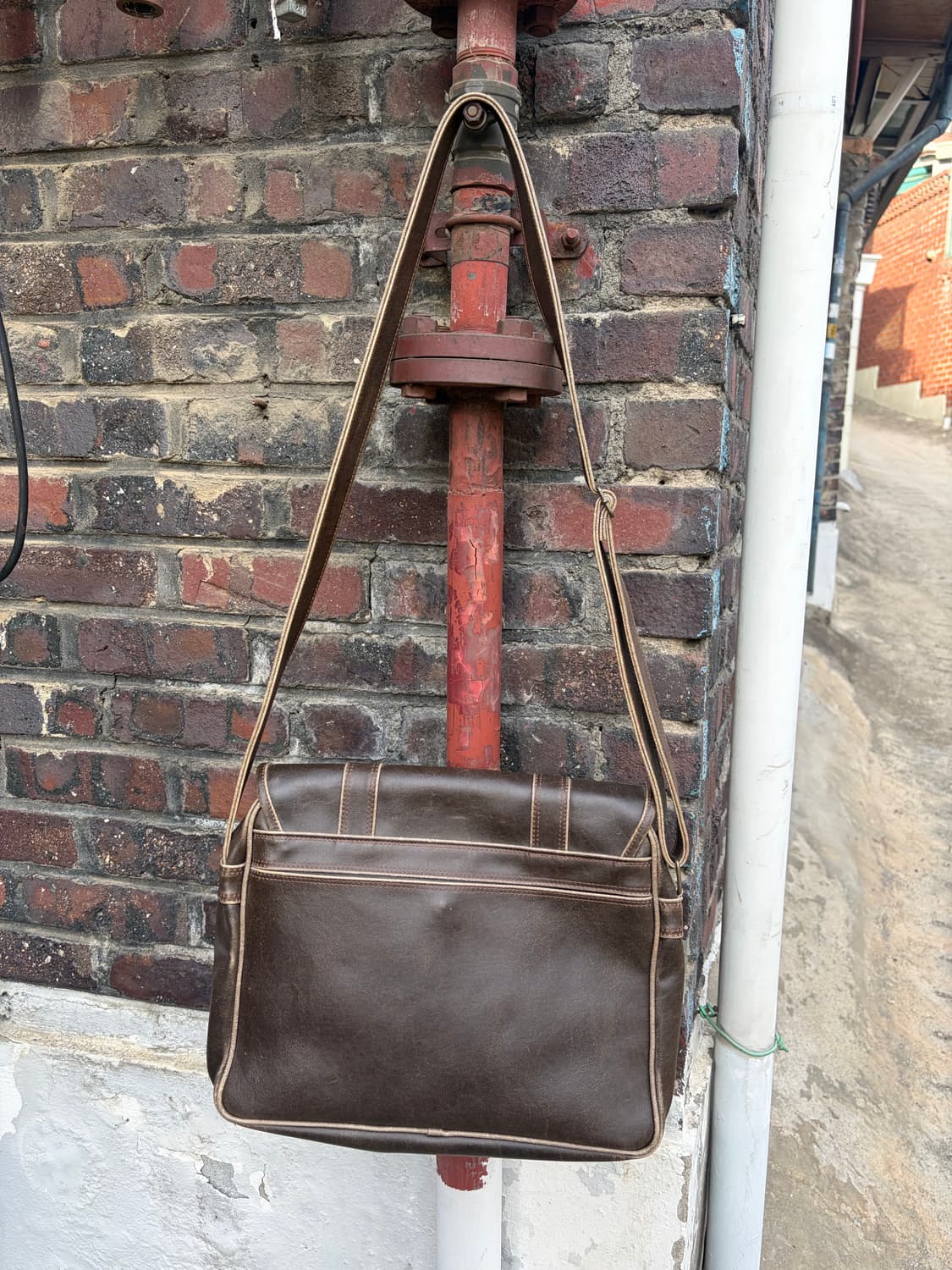 Gag 빈티지 브라운 레더 메신저백 상품이미지4