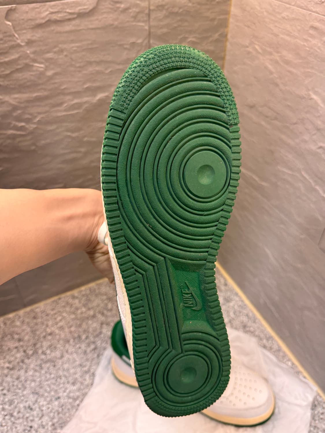 나이키 에어포스 1 로우  LV8 바시티 화이트 파인 그린 상품이미지4