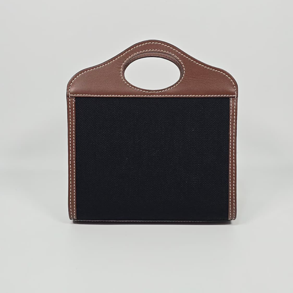 버버리 투톤 포켓 마이크로 토트 숄더백 상품이미지3