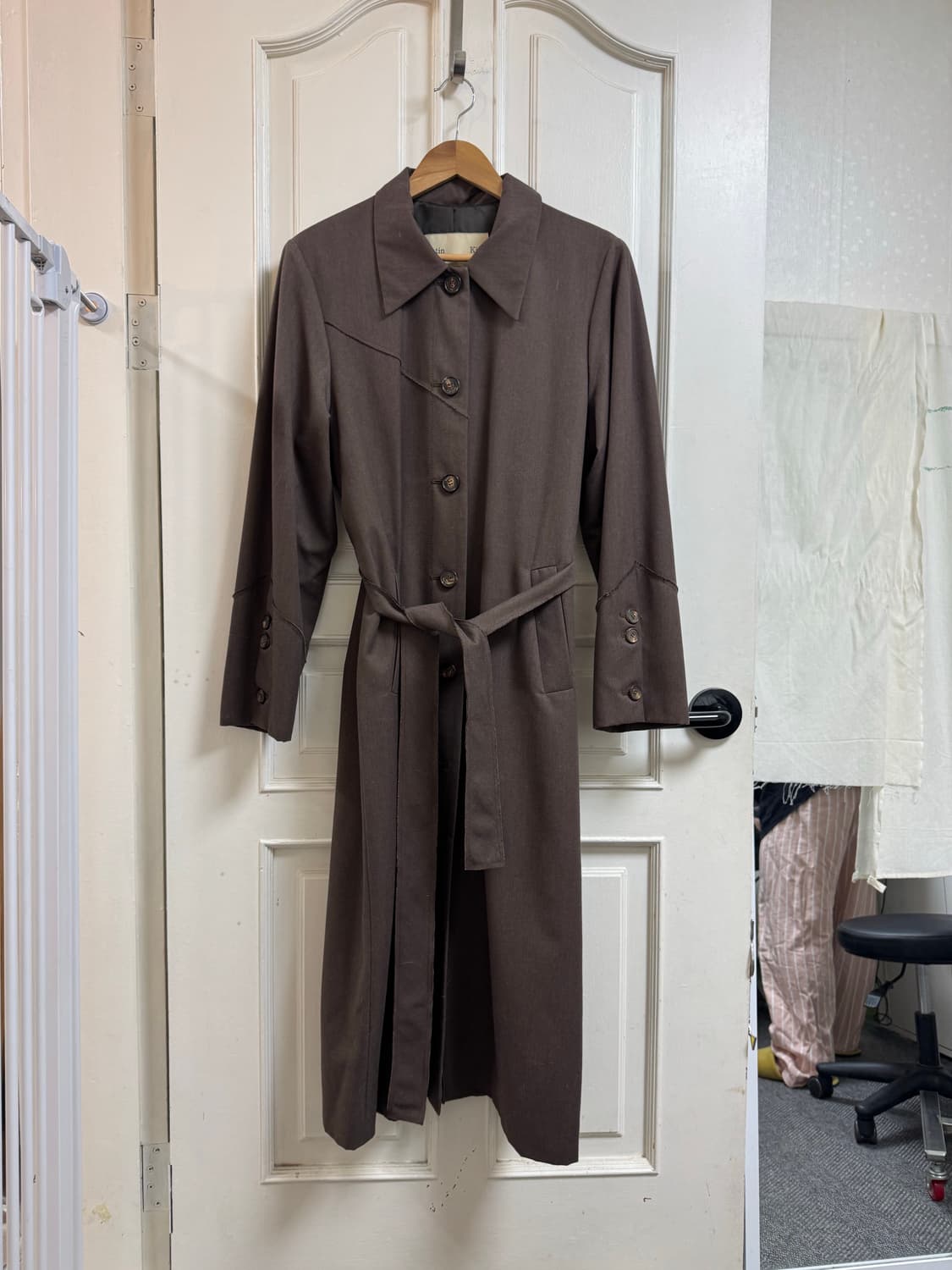 마뗑킴 Matin Kim 브라운 롱 트렌치 코트 상품이미지1