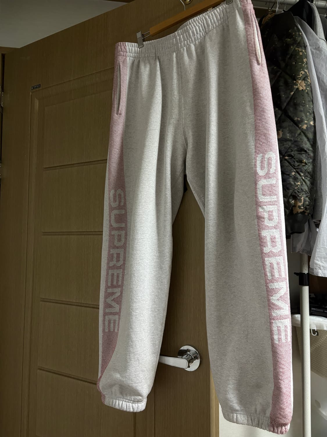 슈프림 자카드 스트라이프 스웨트팬츠 애쉬 그레이 L 상품이미지2