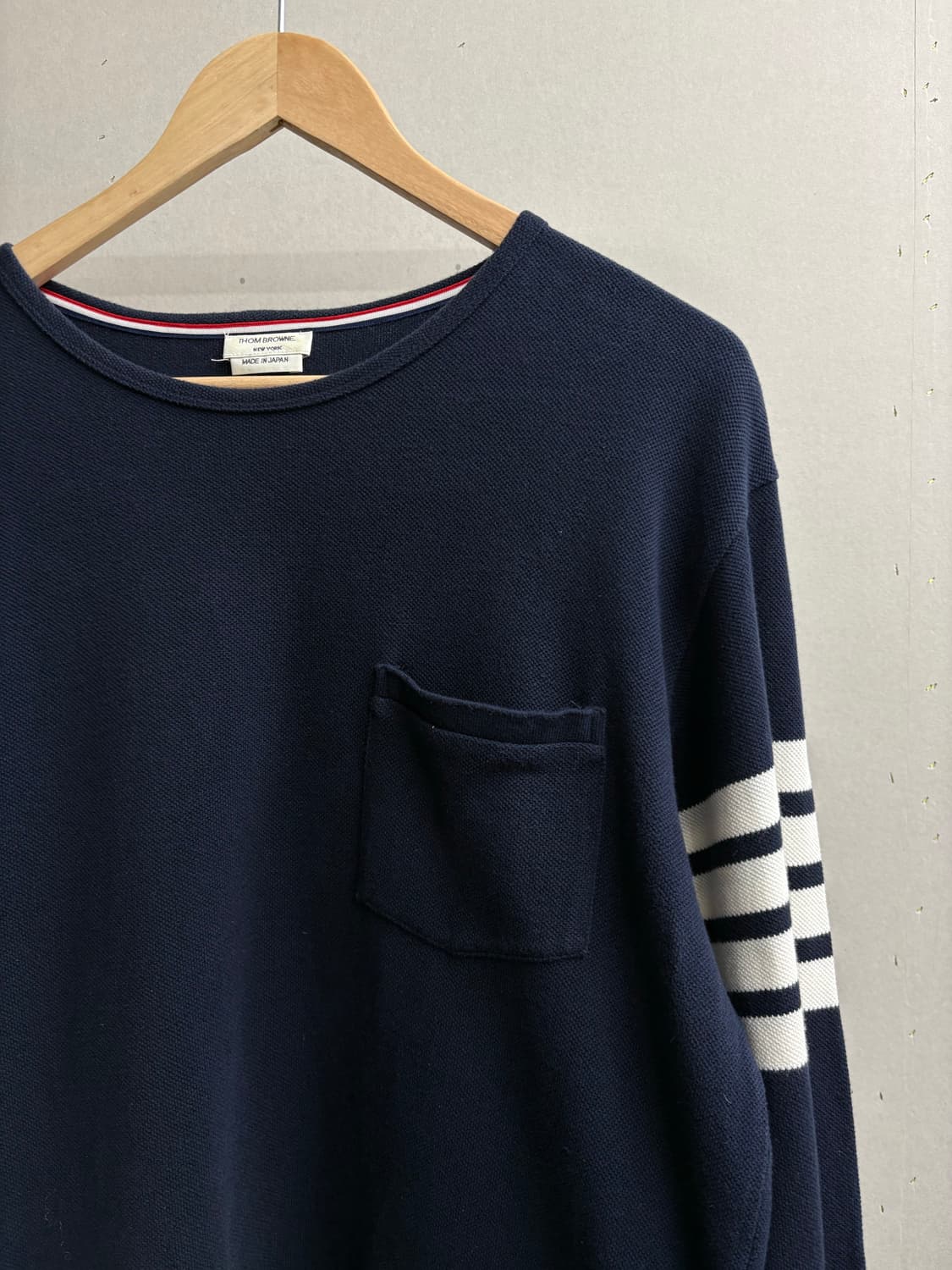 톰브라운 완장 롱슬리브 상품이미지1