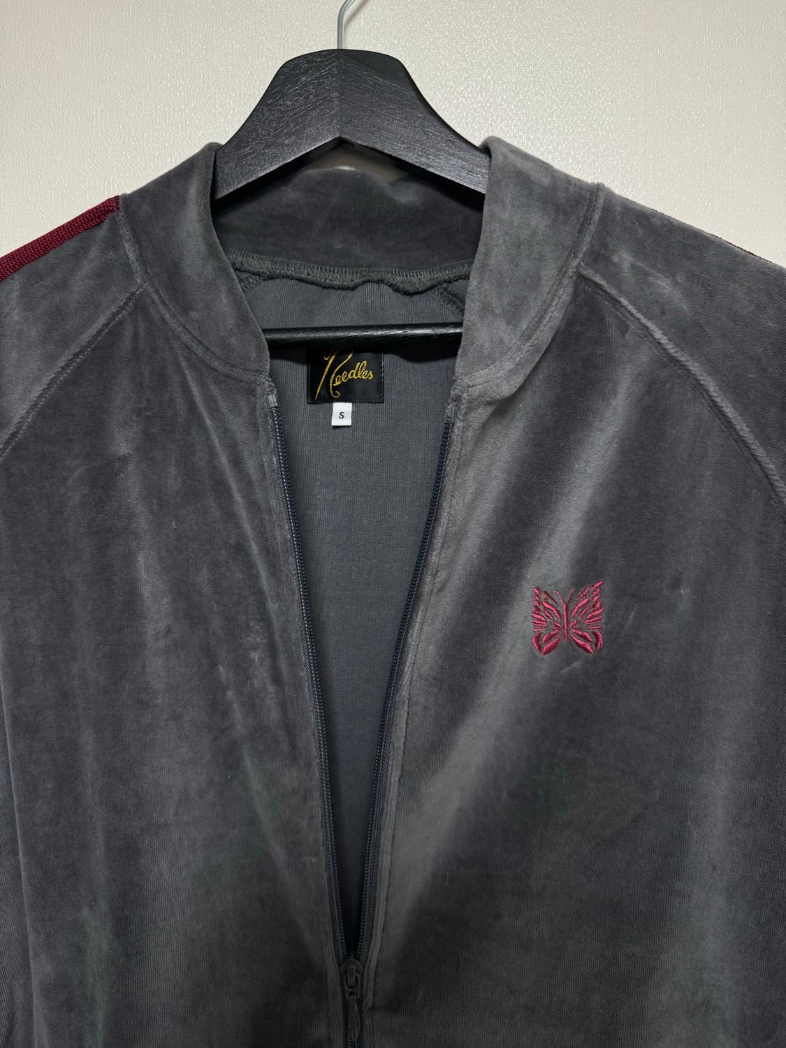 니들스 벨루어 트랙자켓 상품이미지6