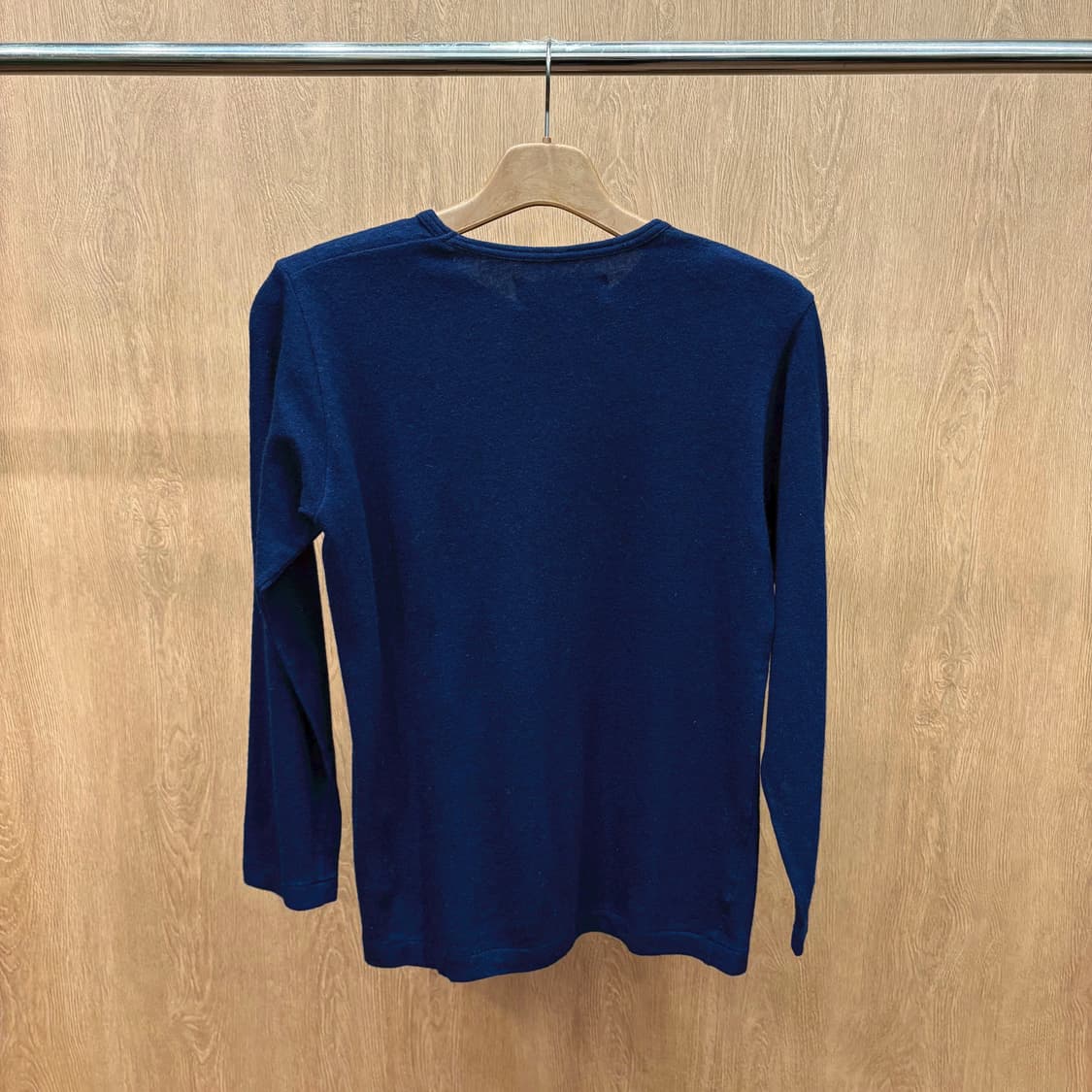 꼼데가르송 트리콧 라운드넥 긴팔 니트 미니멀 무지 디테일 레귤러핏 네이비 상품이미지3