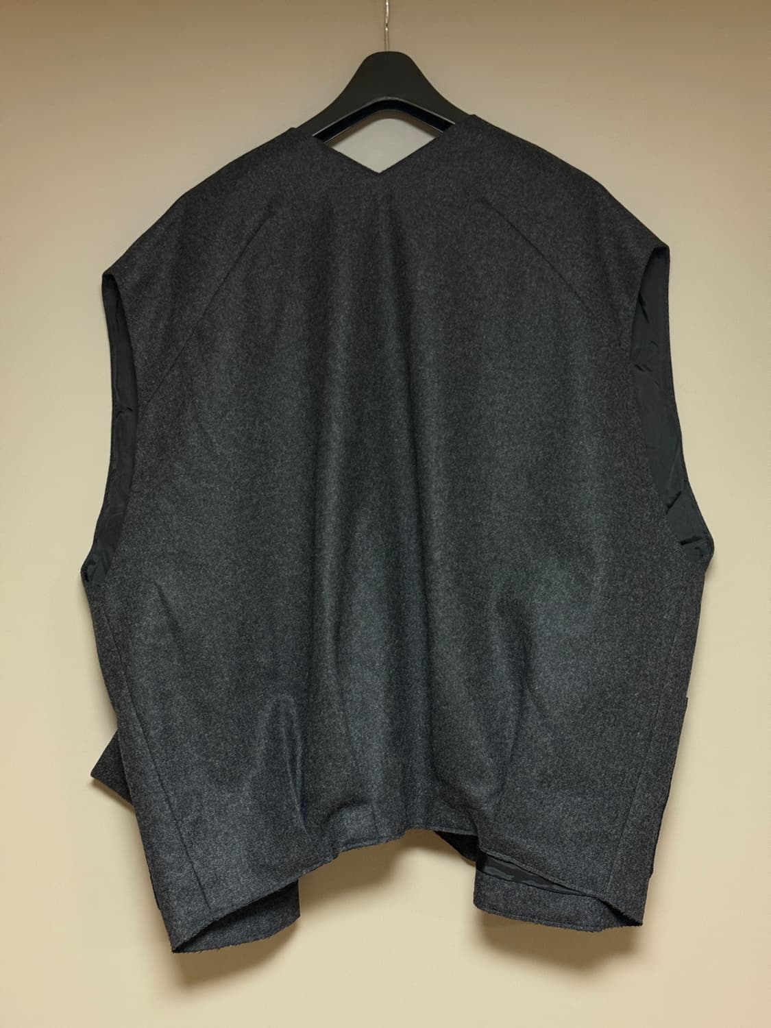 wool vest with oversized pocket 상품이미지2