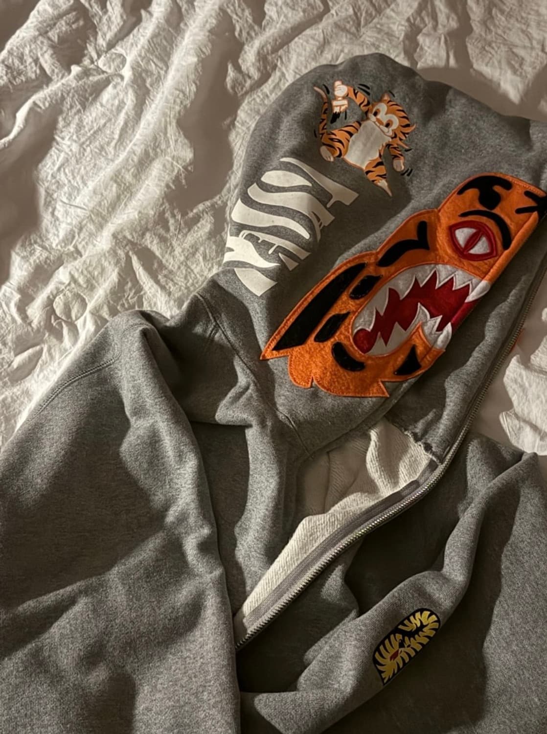 베이프 타이거 후드집업 그레이 상품이미지2