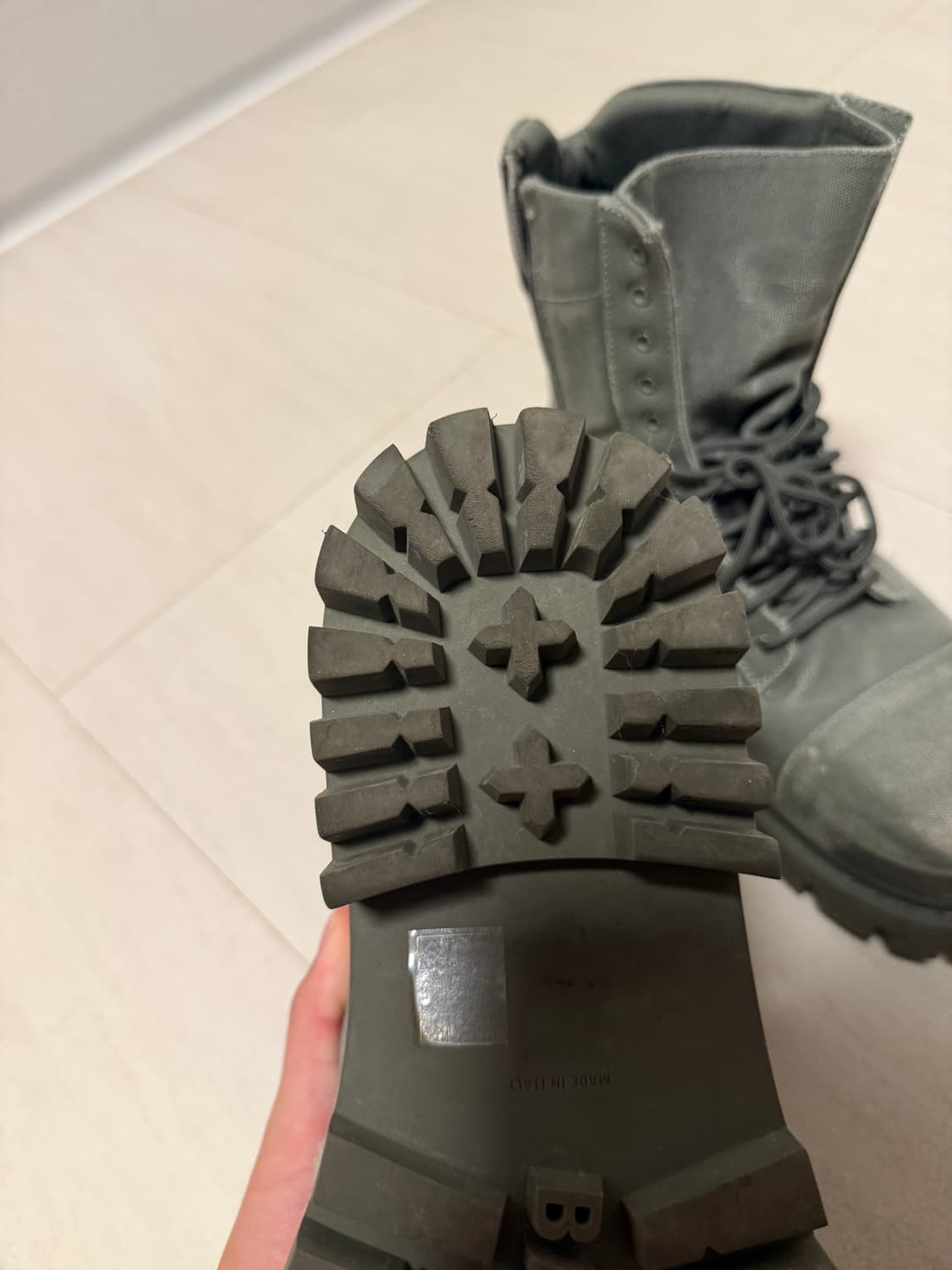 발렌시아가 컴뱃 스트라이크 부츠 상품이미지5