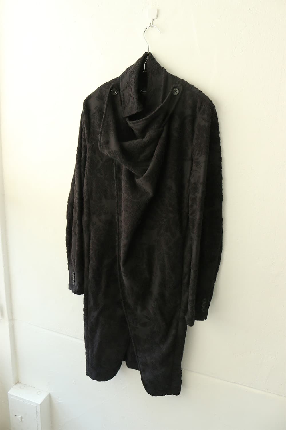 토네이도 마트 사선 하이넥 드레이프 자켓  상품이미지4