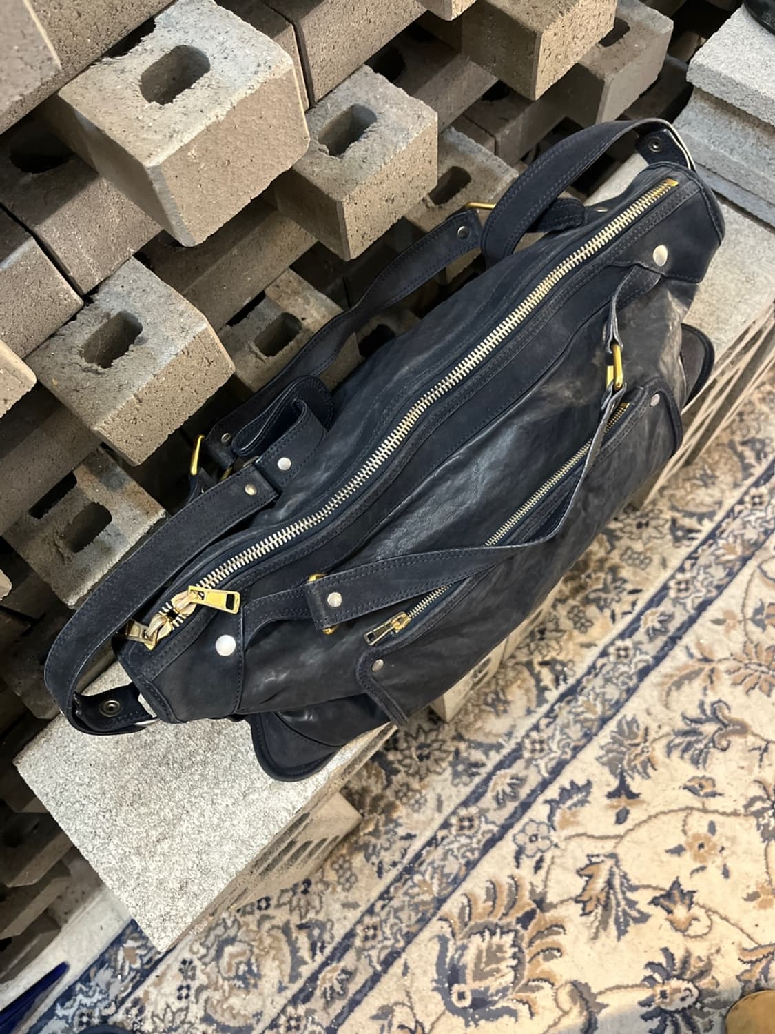 셀린느 레더 숄더 백 상품이미지2