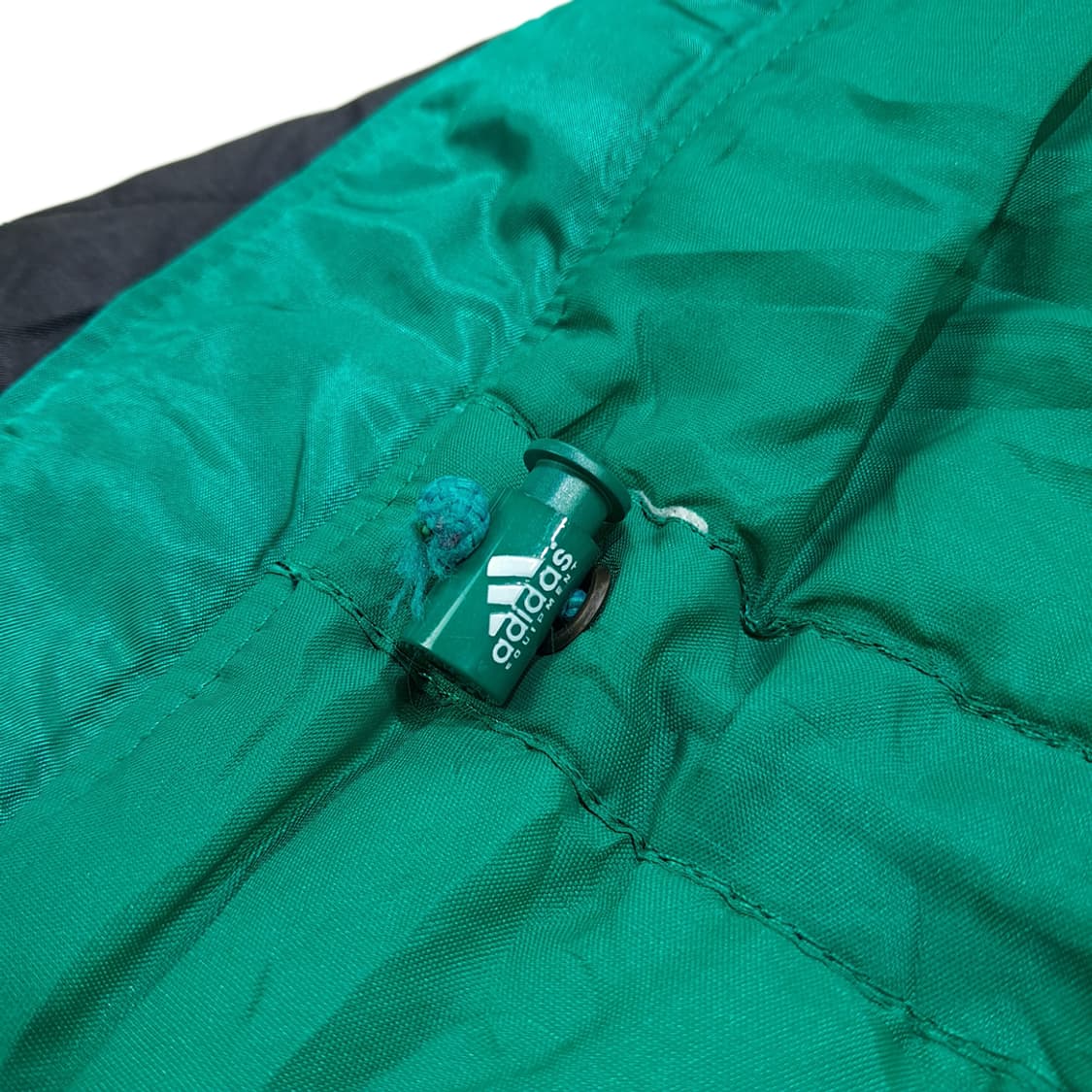 CL398 L 아디다스 90s 나일론 헥사곤퀼팅 블랙 자켓 아우터 상품이미지5