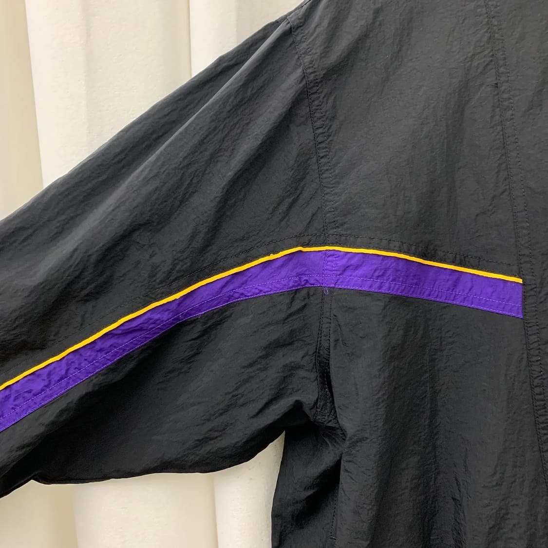 나이키 레이커스 NBA 블랙 윈드브레이커 상품이미지3