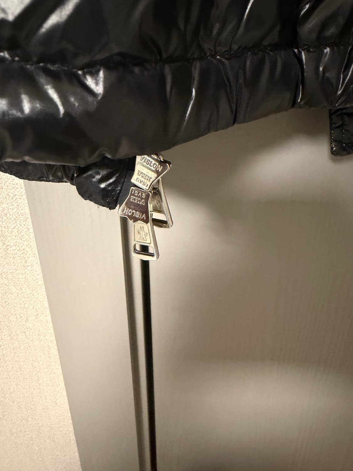 몽클레어 지니어스 라인 남성 블랙 경량패딩 자켓 상품이미지4