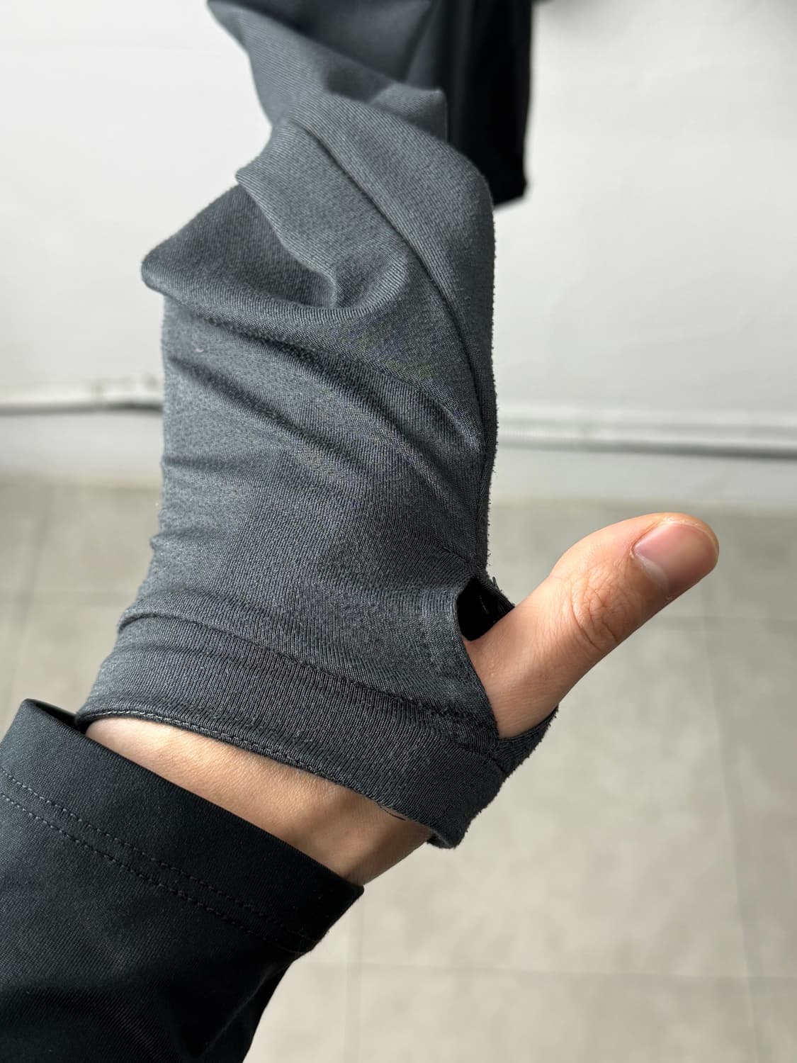 Ozz Oneste 핑거 홀 롱 슬리브 상품이미지4