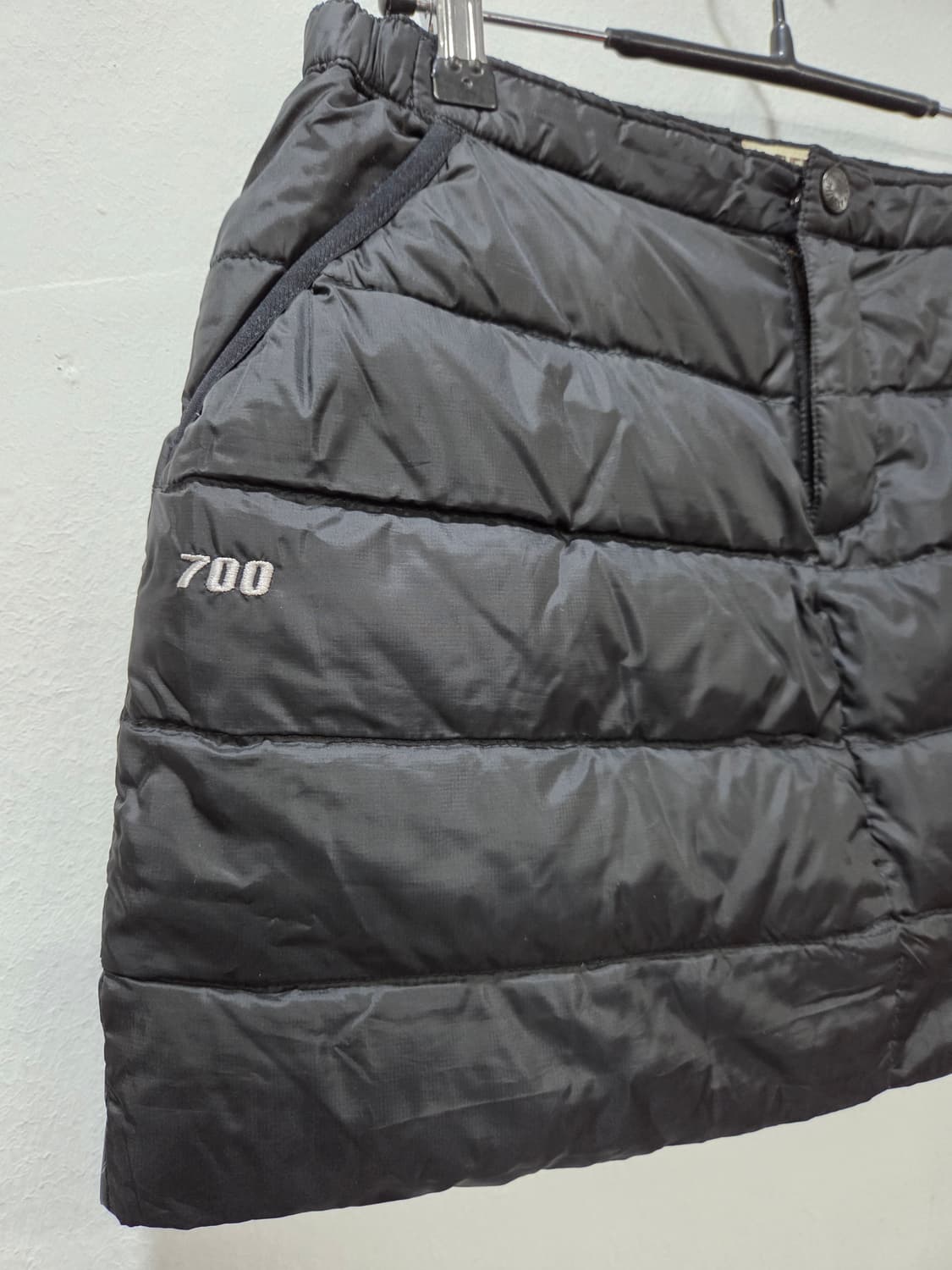 노스페이스 700 블랙 구스 패딩 골프 & 아웃도어 스커트 상품이미지3
